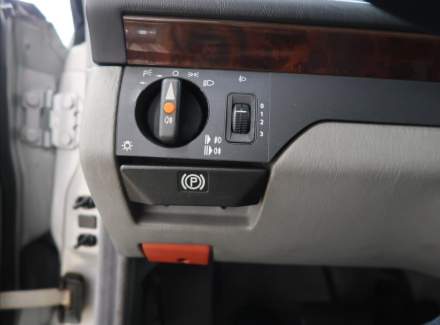 Mercedes-Benz - E-class