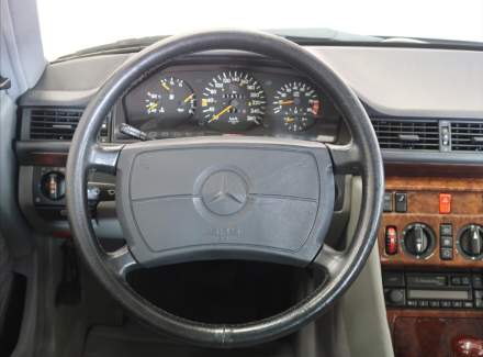 Mercedes-Benz - E-class