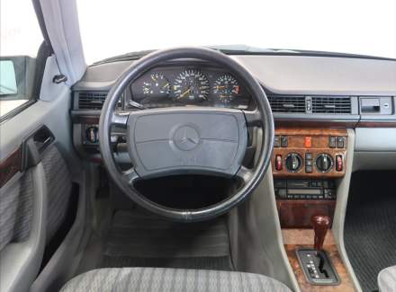 Mercedes-Benz - E-class