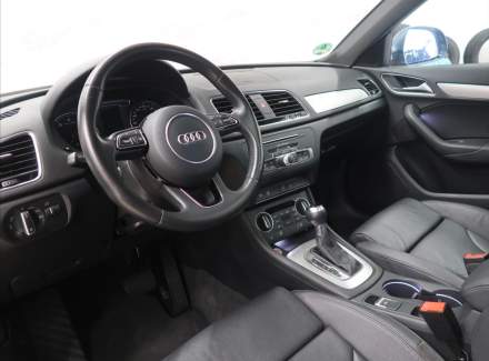 Audi - Q3