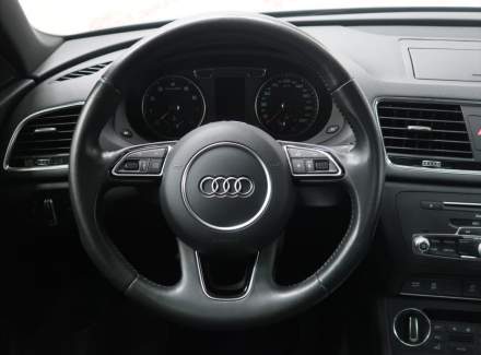 Audi - Q3