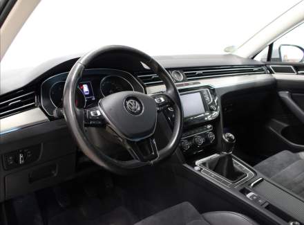 Volkswagen - Passat