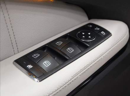 Mercedes-Benz - E-class