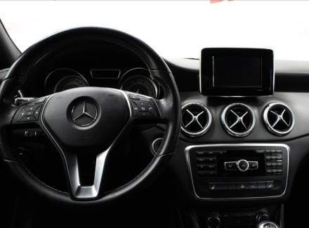 Mercedes-Benz - CLA