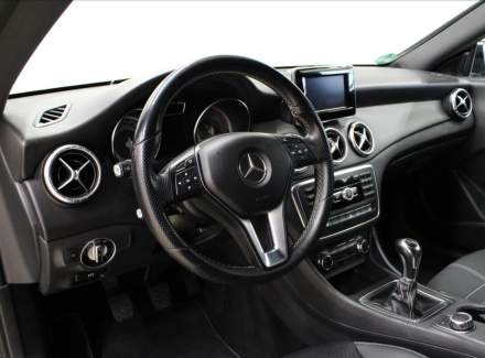 Mercedes-Benz - CLA
