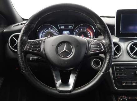 Mercedes-Benz - CLA