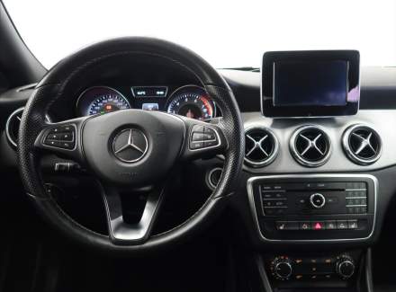 Mercedes-Benz - CLA