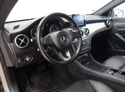 Mercedes-Benz - CLA