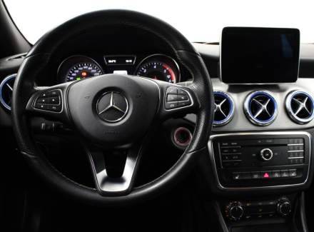 Mercedes-Benz - CLA