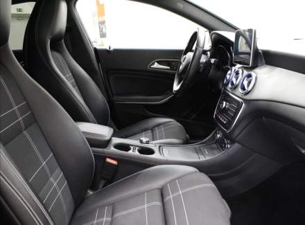 Mercedes-Benz - CLA