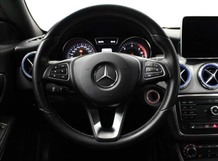 Mercedes-Benz - CLA