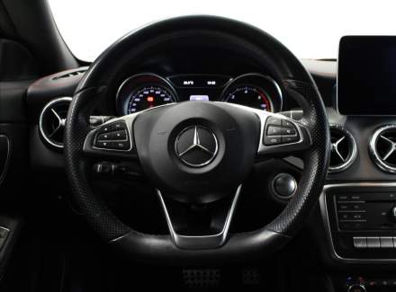 Mercedes-Benz - CLA