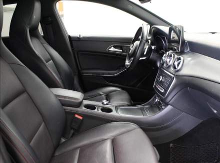 Mercedes-Benz - CLA