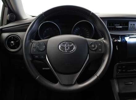 Toyota - Auris