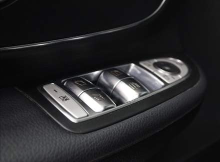 Mercedes-Benz - V-class