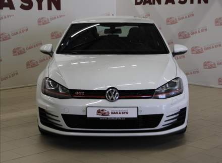 Volkswagen - Golf