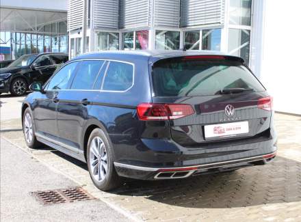 Volkswagen - Passat