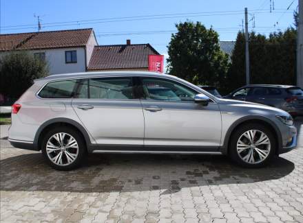 Volkswagen - Passat