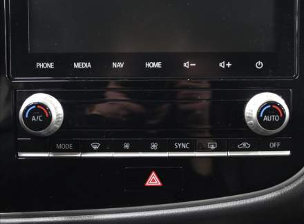 Mitsubishi - Outlander