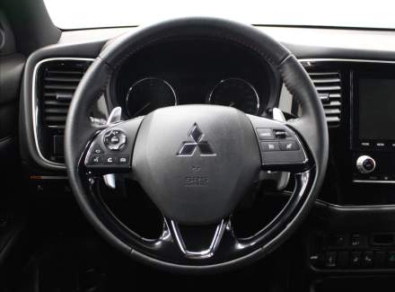 Mitsubishi - Outlander