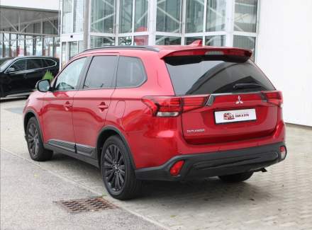 Mitsubishi - Outlander