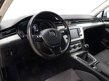Volkswagen - Passat