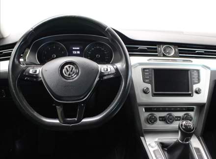 Volkswagen - Passat
