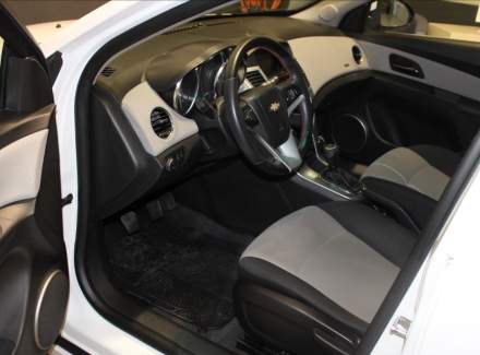 Chevrolet - Cruze