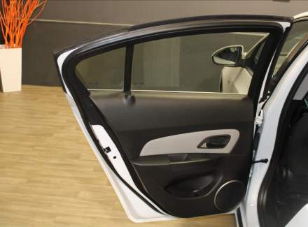 Chevrolet - Cruze