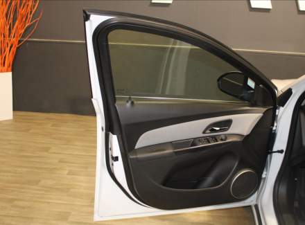 Chevrolet - Cruze