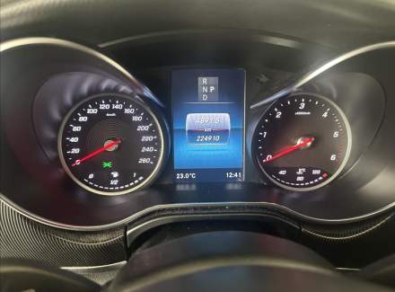 Mercedes-Benz - V-class