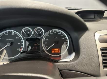Peugeot - 307