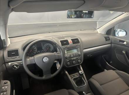 Volkswagen - Golf