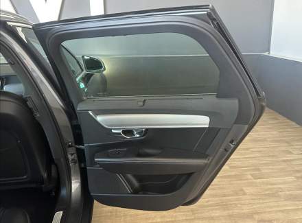 Volvo - V90