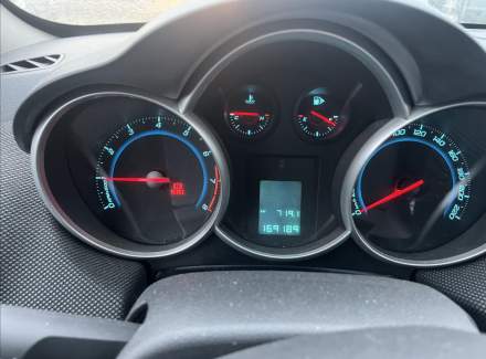 Chevrolet - Cruze