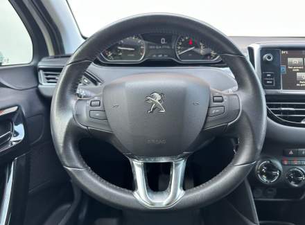 Peugeot - 208