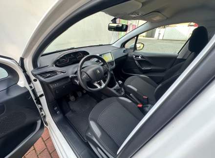 Peugeot - 208
