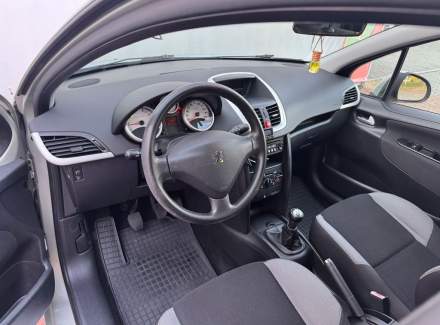 Peugeot - 207