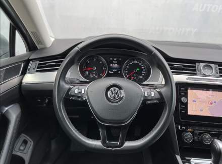 Volkswagen - Passat