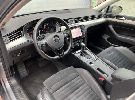 Volkswagen - Passat