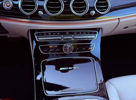 Mercedes-Benz - E-class