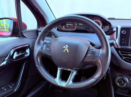 Peugeot - 208