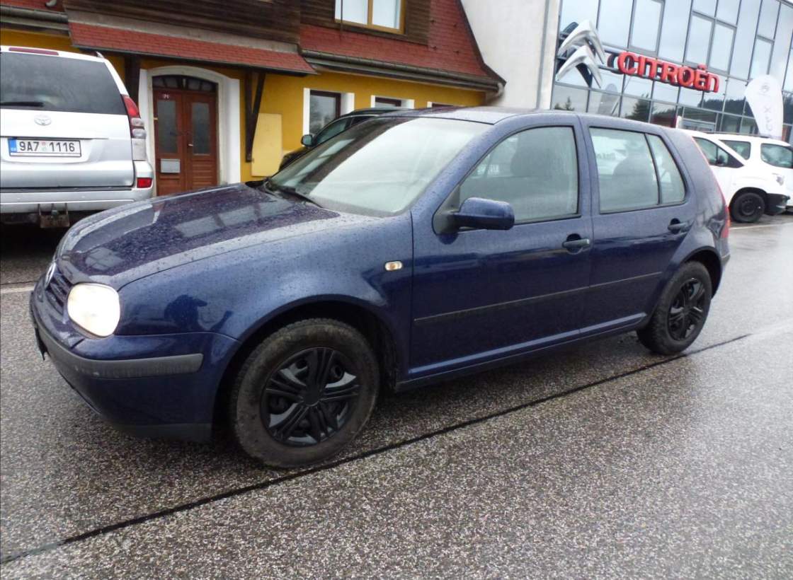 Volkswagen - Golf
