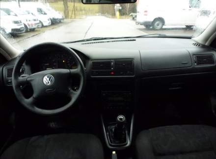 Volkswagen - Golf