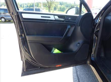 Volkswagen - Touareg