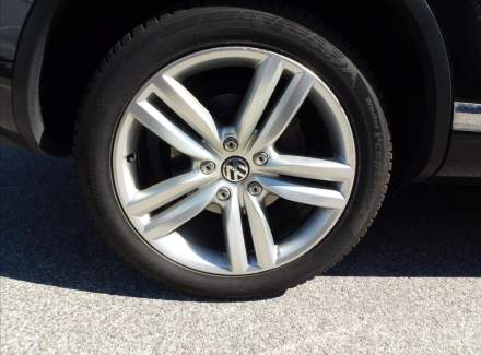 Volkswagen - Touareg