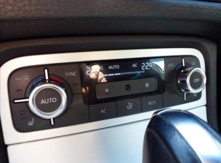 Volkswagen - Touareg