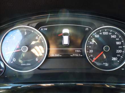 Volkswagen - Touareg