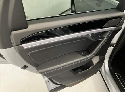 Volkswagen - Touareg