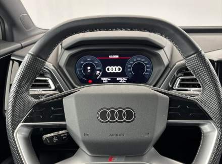 Audi - Q4 e-tron